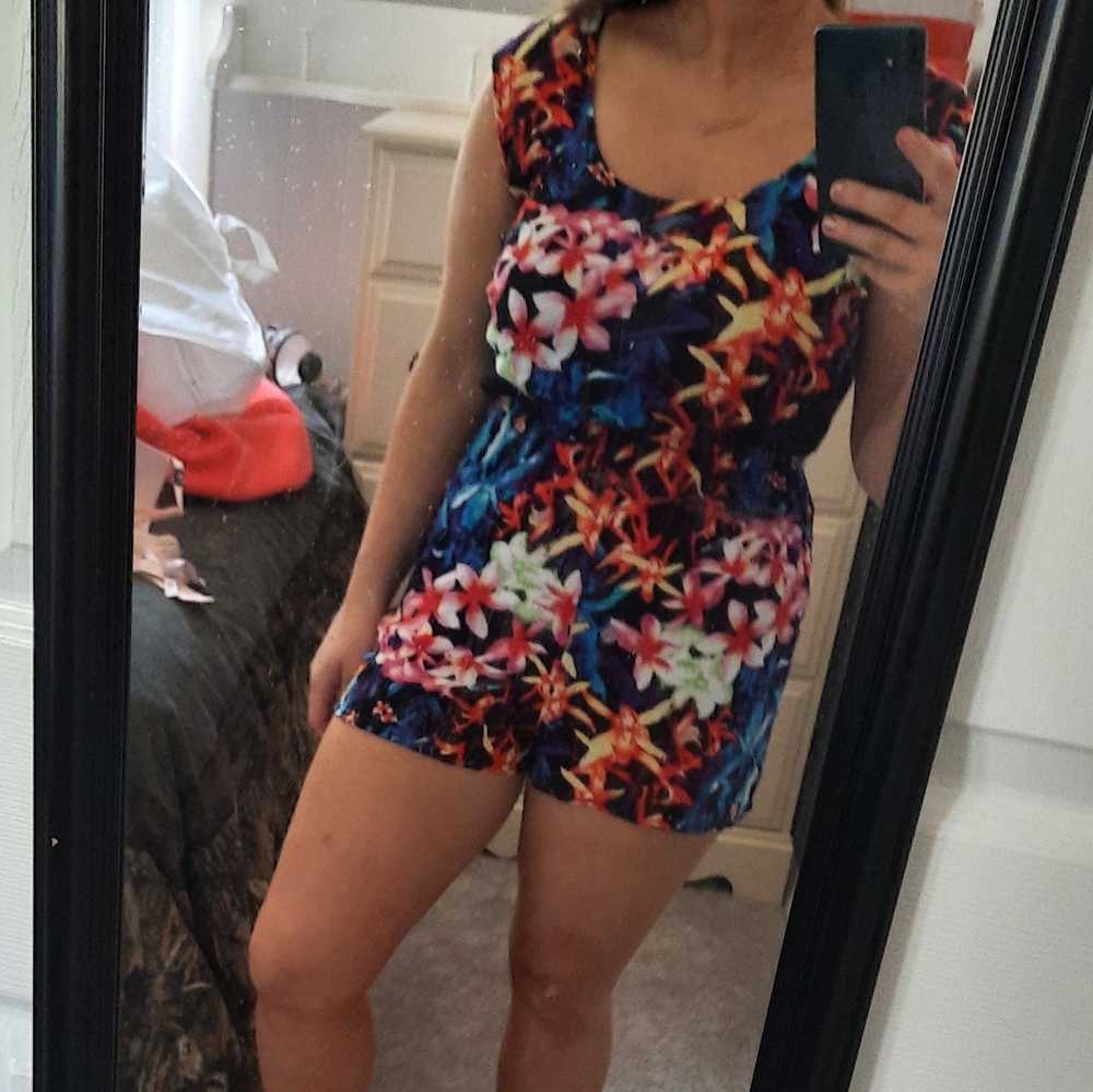 Romper - Picture 2 of 3